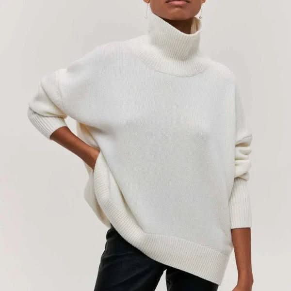 ARIA | OVERSIZED TURTLENECK SWEATER