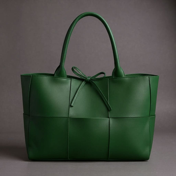 SOPHISTICATED LEATHER TOTE
