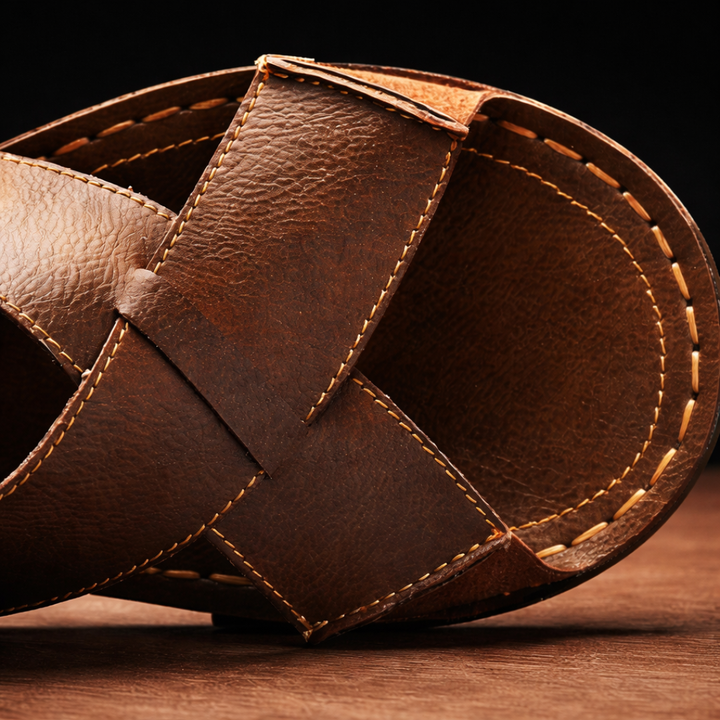 LUCA | LEATHER SLIDES